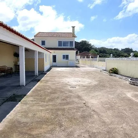 The Frenchie's House Rabo de Peixe